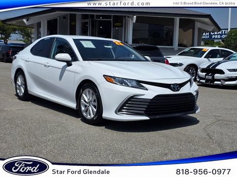 Used 2022 Toyota Camry LE FWD image 1