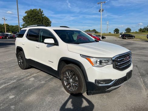 Used 2017 GMC Acadia SLT FWD image 2