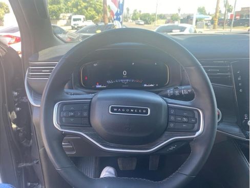 Used 2024 Jeep Wagoneer Series II w/ Flexible Seating Group AWD/4WD image 18