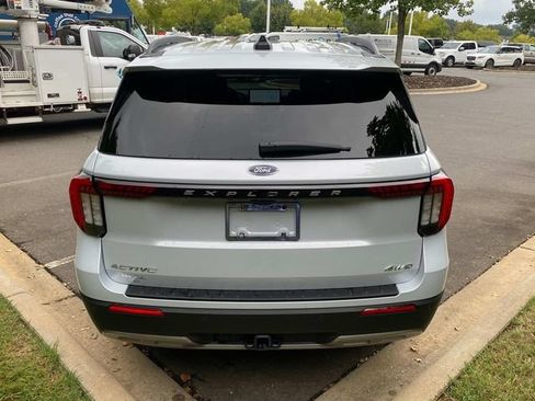 Used 2026 Ford Explorer Active w/ Active Comfort Package AWD/4WD image 32