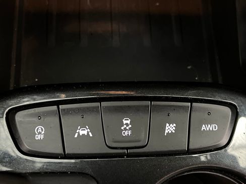 Used 2025 Chevrolet TrailBlazer LT AWD/4WD image 44