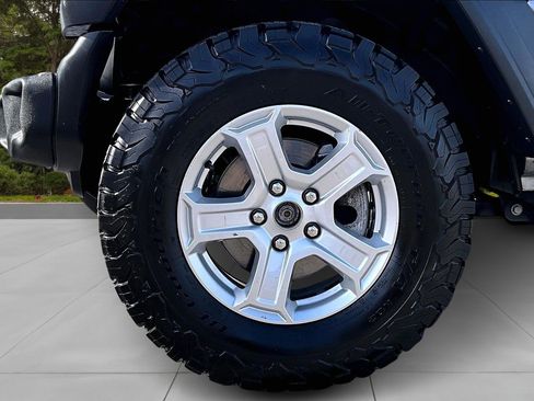 Used 2021 Jeep Wrangler Unlimited Sport image 36