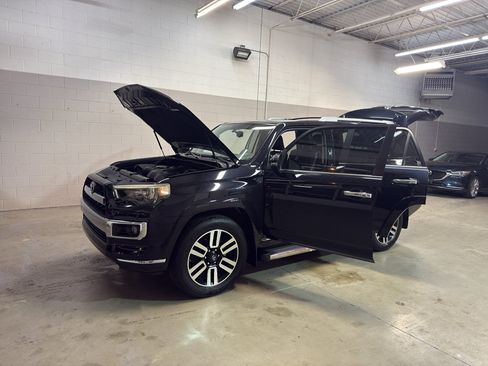 Used 2016 Toyota 4Runner Limited AWD/4WD image 11