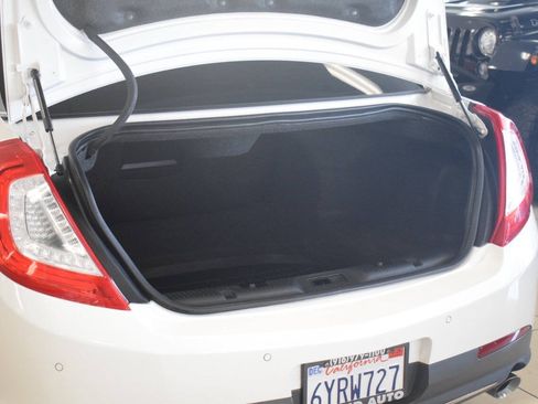 Used 2013 Lincoln MKS AWD image 27