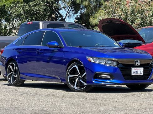 Used 2020 Honda Accord Sport image 2