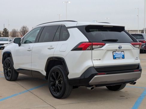 Used 2023 Toyota RAV4 SE w/ Convenience Package image 8