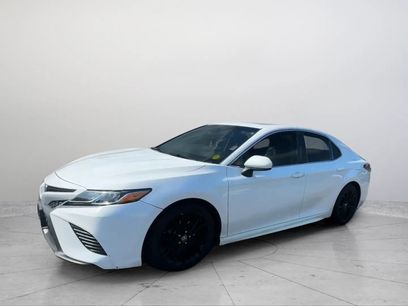 Used 2018 Toyota Camry SE w/ Moonroof Package