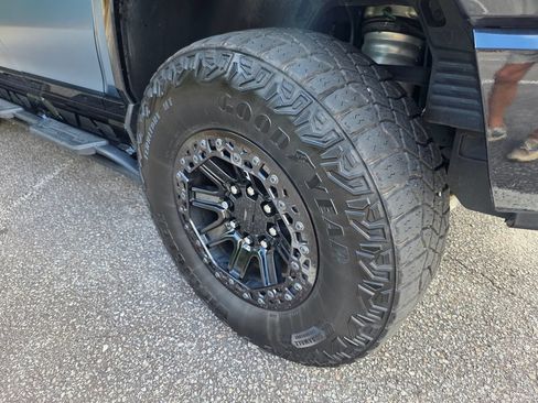 Used 2024 GMC Hummer EV 3X w/ Omega Edition AWD/4WD image 29