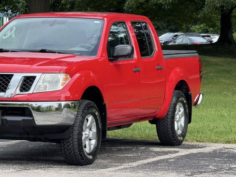 Used 2011 Nissan Frontier SV AWD/4WD image 19