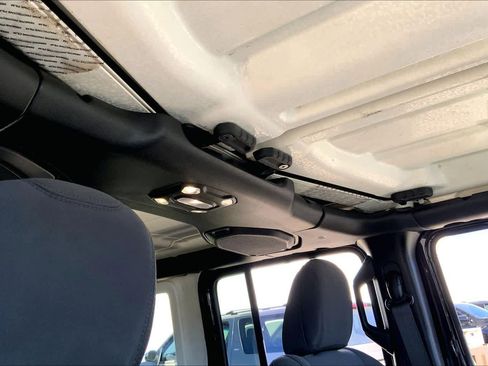 Used 2023 Jeep Wrangler Unlimited Sport image 14