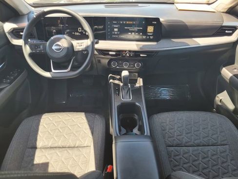 Certified 2025 Nissan Kicks SV FWD image 16