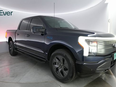 Used 2024 Ford F150 Lightning Lariat image 2