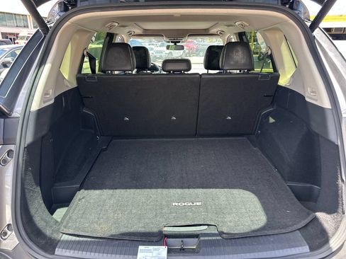 Used 2023 Nissan Rogue SV w/ SV Premium B Package FWD image 21