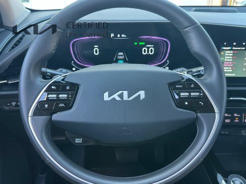 Certified 2025 Kia Niro EX FWD image 25