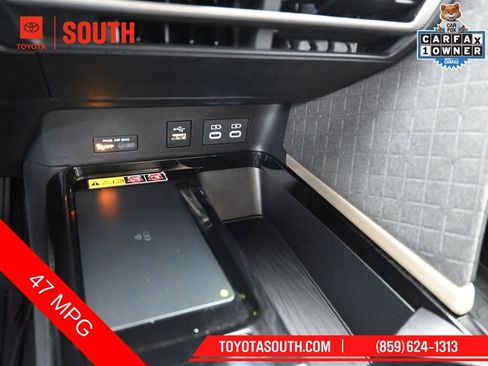 Used 2025 Toyota Camry XLE FWD image 20