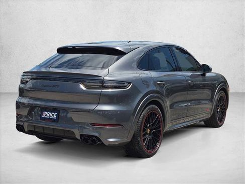 Used 2022 Porsche Cayenne GTS AWD/4WD image 5