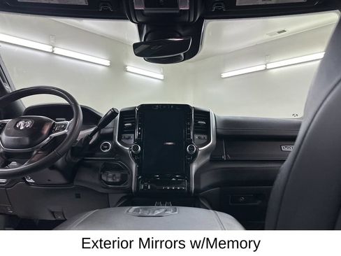 Used 2025 RAM 3500 Laramie AWD/4WD image 28
