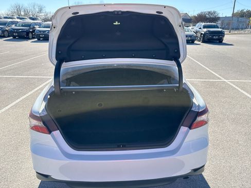 Certified 2022 Toyota Camry LE image 27