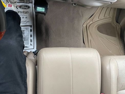 Used 2002 Ford F350 Lariat image 36