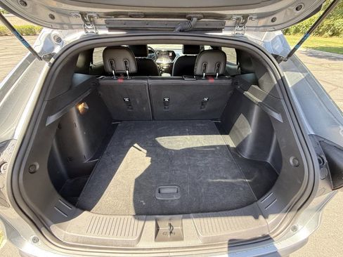 Used 2025 Chevrolet Trax RS FWD image 14
