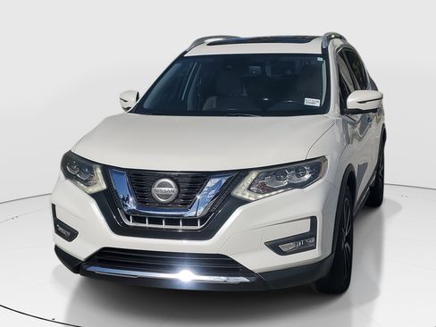 Used 2018 Nissan Rogue SL w/ Premium Package image 4