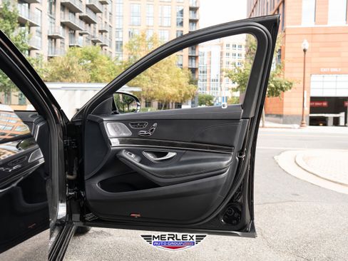 Used 2018 Mercedes-Benz S 560 Sedan image 46