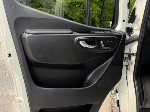 Used 2022 Mercedes-Benz Sprinter 3500 image 92