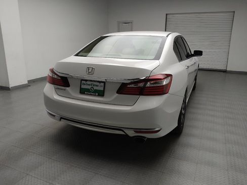Used 2017 Honda Accord LX image 7