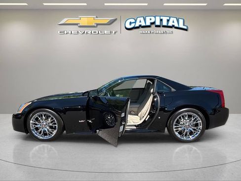 Used 2006 Cadillac XLR V RWD image 3