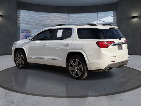 Certified 2018 GMC Acadia Denali w/ Technology Package AWD/4WD image 4