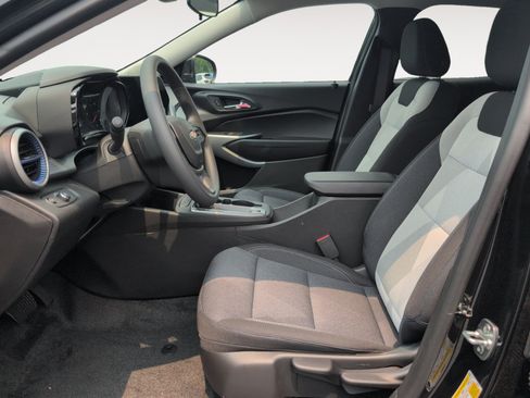 New 2026 Chevrolet Trax LS w/ LS Convenience Package FWD image 9