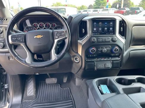 Used 2022 Chevrolet Silverado 1500 LT AWD/4WD image 12