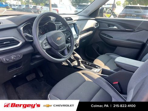 Used 2023 Chevrolet TrailBlazer LT w/ Convenience Package FWD image 10