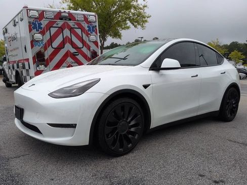 Used 2022 Tesla Model Y Performance AWD/4WD image 6
