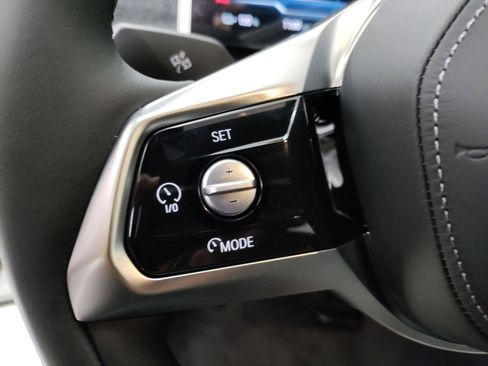 Used 2025 BMW i7 xDrive60 image 14