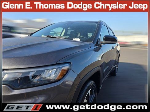 Certified 2022 Jeep Compass Limited w/ Mopar Graphics Package image 4