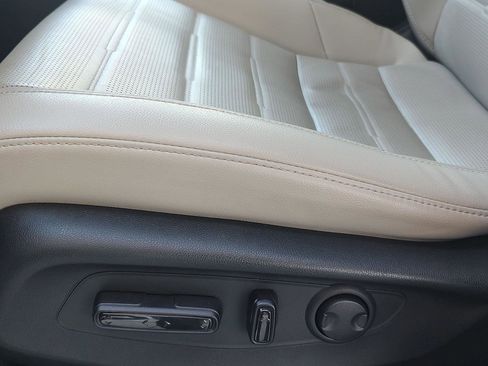 Certified 2023 Honda CR-V EX-L image 3