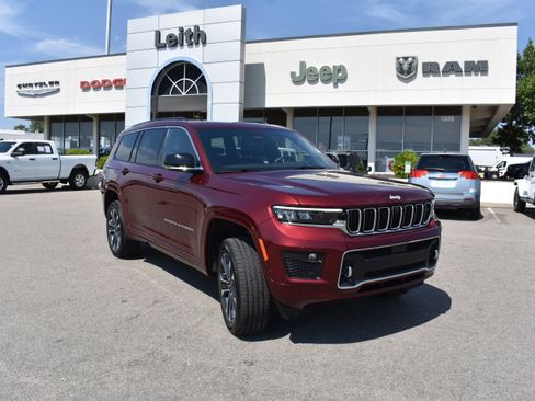 Used 2025 Jeep Grand Cherokee L Overland w/ Advanced Protech Group III AWD/4WD image 1
