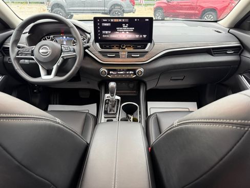 Used 2025 Nissan Altima 2.5 SL AWD/4WD image 11