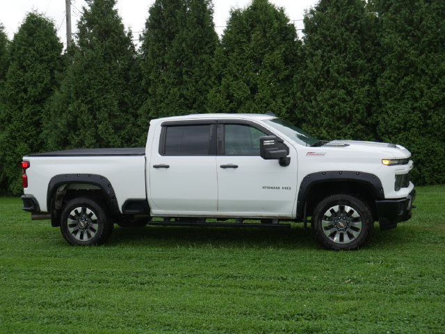 Used 2024 Chevrolet Silverado 2500 Custom w/ Custom Value Package AWD/4WD image 2