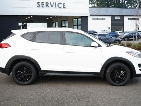 Used 2020 Hyundai Tucson SE image 2