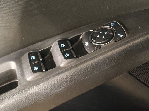 Used 2019 Ford Fusion SE FWD image 27