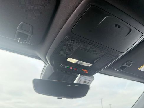 Used 2025 Chevrolet Equinox LT w/ Convenience Package II image 22