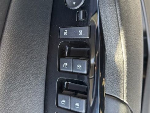 Used 2023 Kia Sportage EX image 8