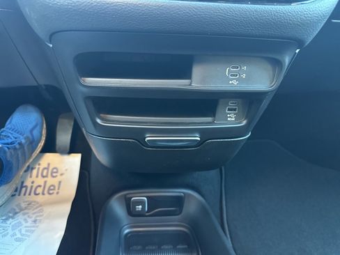 New 2026 Chrysler Pacifica Select image 73