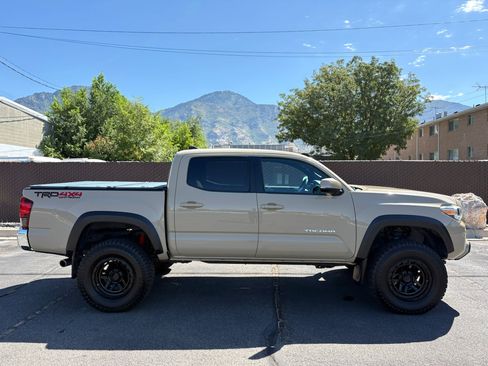 Used 2019 Toyota Tacoma TRD Off-Road AWD/4WD image 2