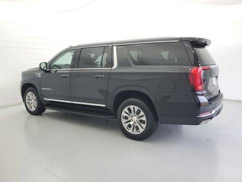 Used 2025 GMC Yukon XL Denali AWD/4WD image 7