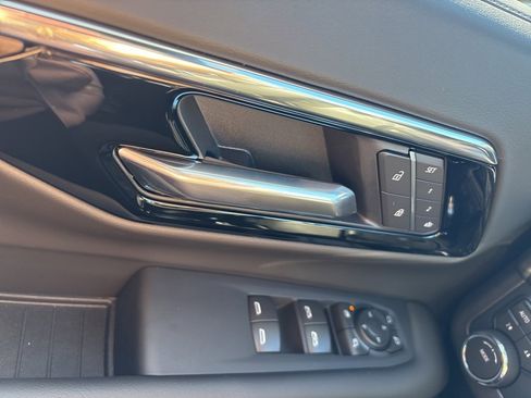 New 2026 Chevrolet Suburban Z71 w/ Comfort Package image 17