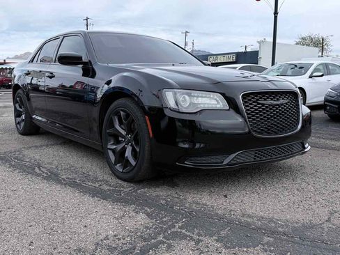 Used 2022 Chrysler 300 Touring w/ Sport Appearance Package image 2
