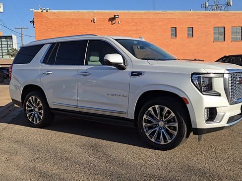 Used 2021 GMC Yukon Denali w/ Denali Premium Package image 2